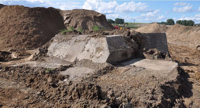 Betonowa historia wykopana na obwodnicy Szczecinka