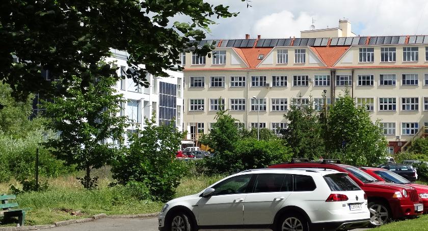 Szpital w Szczecinku bez kolejek i z nowymi parkingami. Są złote sposoby