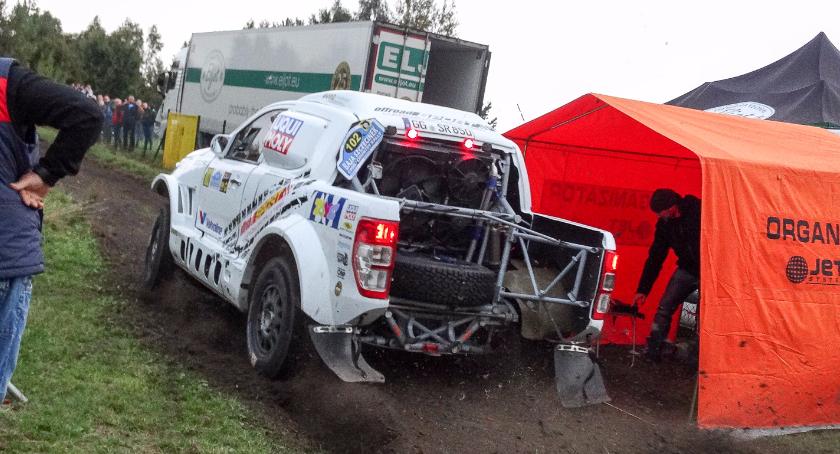 Rajdowcy zaczęli od Szczecinka. Start Baja Szczecinek Cross Country Rally 2017