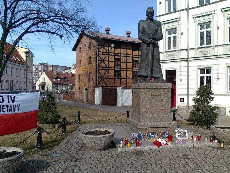 Pamiętają o smoleńskiej tragedii