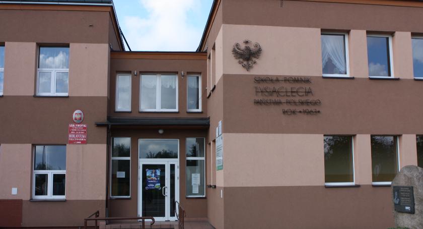 Do szkół w gminie Szczecinek wracają gabinety lekarskie
