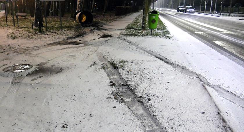 Spadł śnieg. Zaskoczeni nie tylko drogowcy