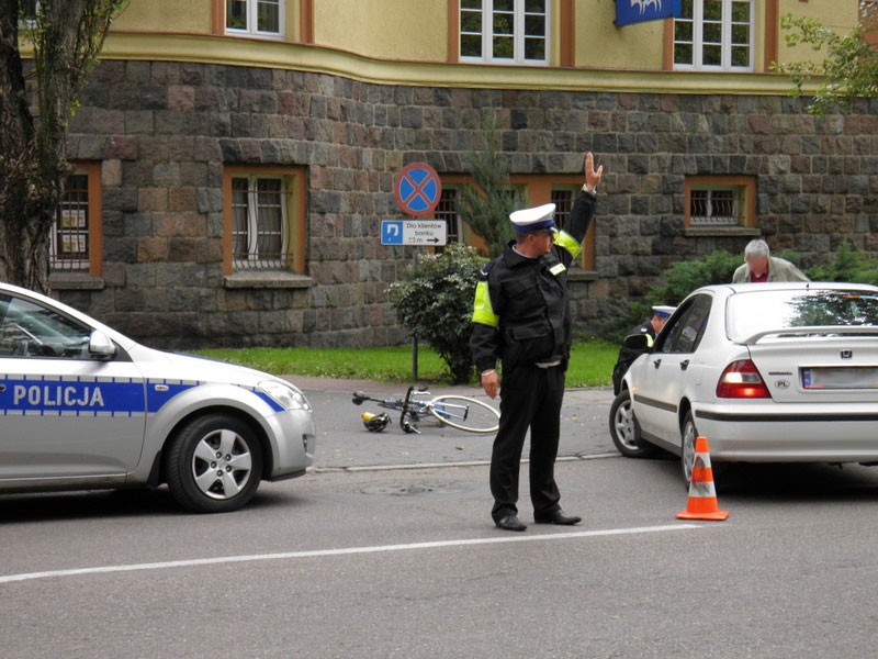 Wypadek z udziałem rowerzysty na ulicy Mickiewicza (aktualizacja)