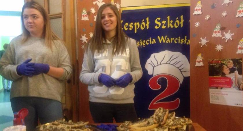 Uczniowie z “Warcisława” pomagali chorej Karolince
