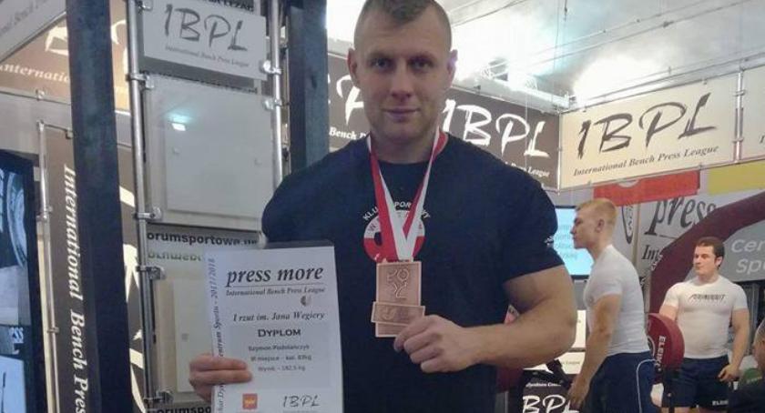 Szymon Podolańczyk, siłacz ze Szczecinka, na podium w Łodzi