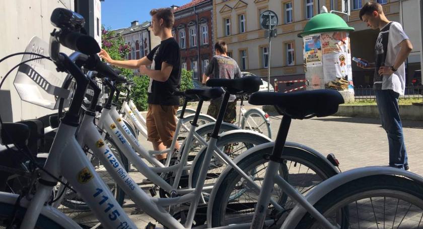 Zamiast kupować, można pożyczyć. Koniec sezonu wypożyczalni rowerów w Szczecinku. Jaki był?