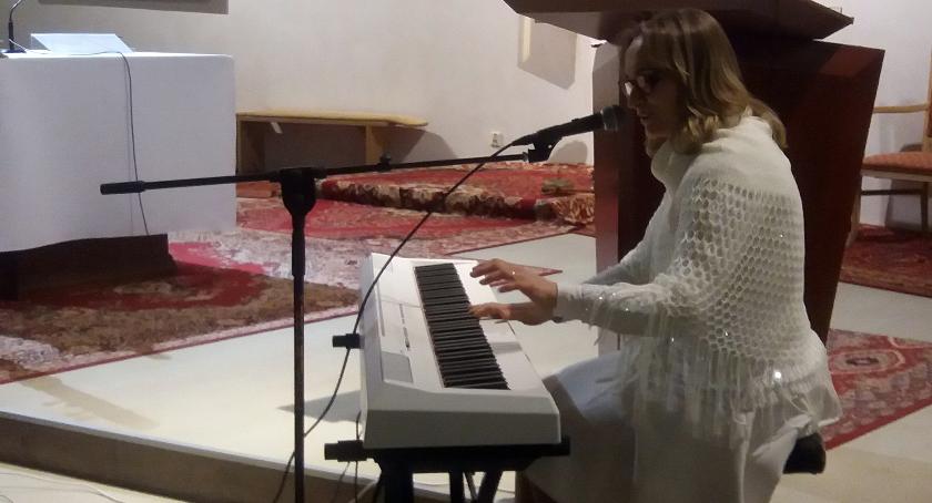 Koncert. Kawa z Panem Bogiem...