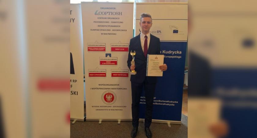 Mateusz Golczyk z tytułem finalisty Ogólnopolskiej Olimpiady Wiedzy o UE