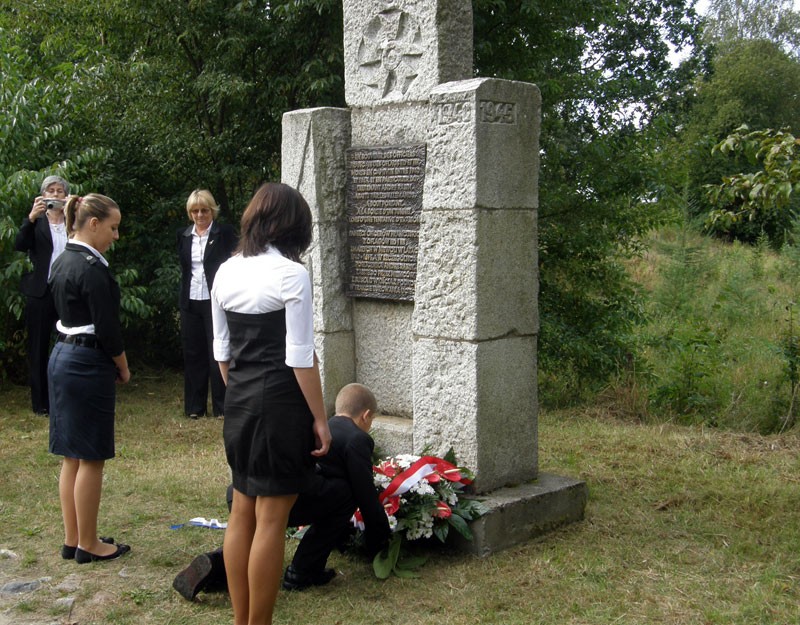 Jeńcy obozu Gross Born II D - patronem szkoły