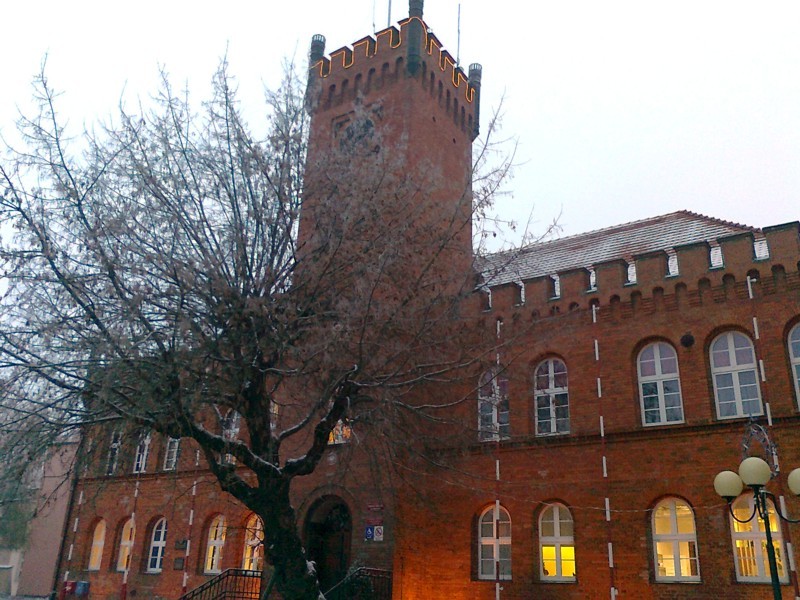 Rozbudują ratusz. Ośmiu chętnych, także ze Szczecinka