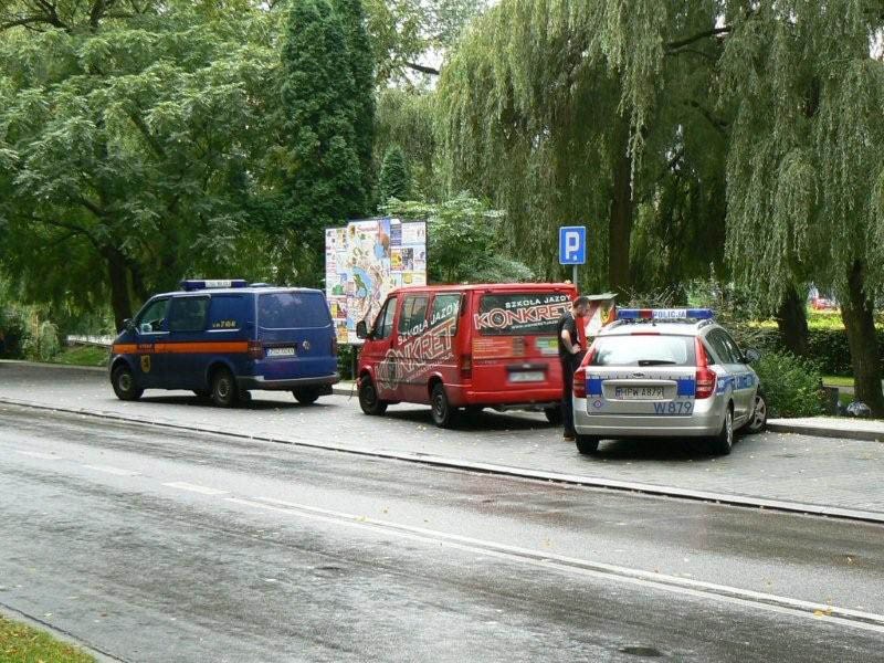 Kolizja koło kościoła – uderzył w radiowóz Straży Miejskiej