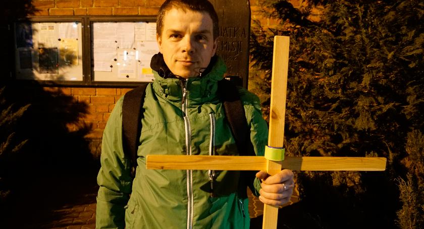 Ekstremalna Droga Krzyżowa po raz drugi w Szczecinku. 40 km nocnego marszu w ciszy