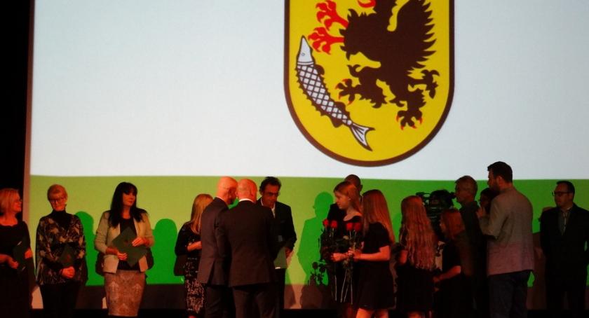 Na nauczycielskie podwyżki pieniądze są