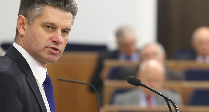 Jacek Kapica, pochodzący ze Szczecinka były szef Służby Celnej, zatrzymany przez CBA