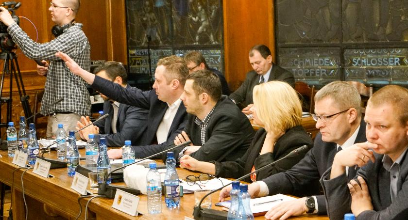Za co kochamy WOŚP i UE, czyli radni wybrali nazwy rond