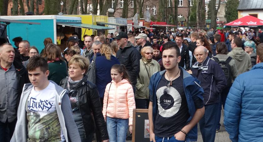 Pyszne jedzenie z różnych stron świata. Festiwal Smaków Food Trucków w Szczecinku 