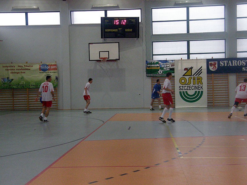 Halowa  liga  na  finiszu