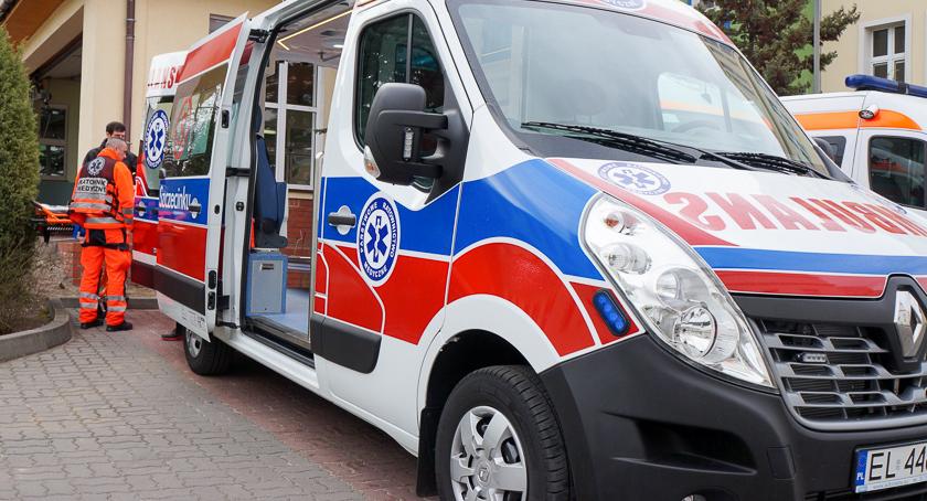 Szpital z dwiema nowymi karetkami. Są wzięte w leasing