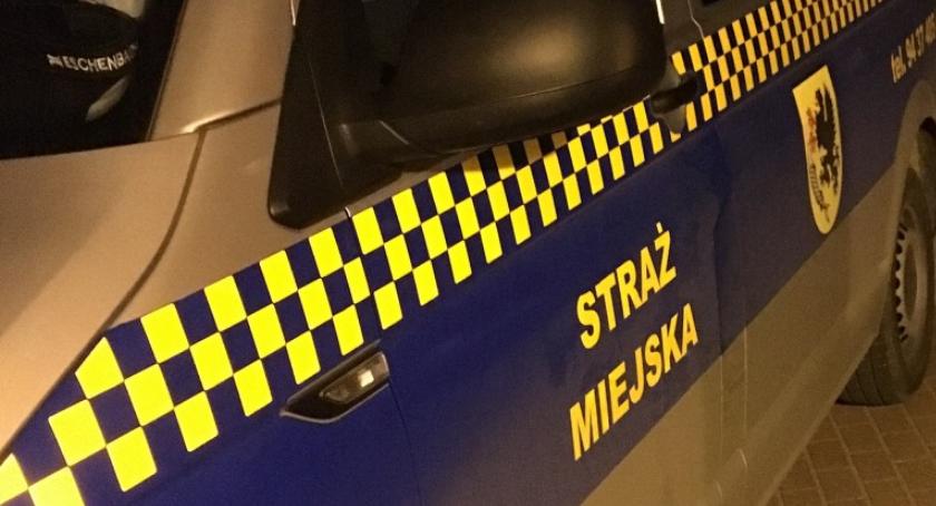 Rowerzystki po wpływem alkoholu uciekały strażnikom. Miały prawie po dwa promile