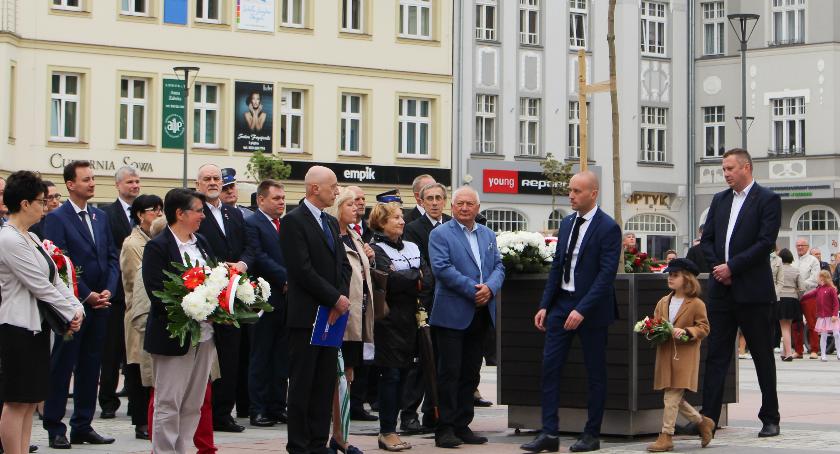 Święto Konstytucji 3 Maja w Szczecinku. Pożegnanie burmistrza z ratuszem i mocna krytyka rządzących