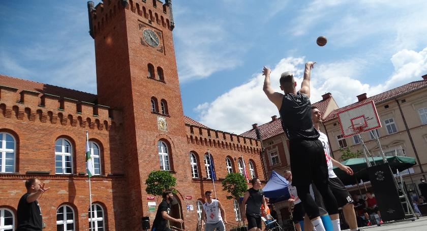 Po raz czternasty zagrali w szczecinecki streetball. Rozgrywki na placu Wolności