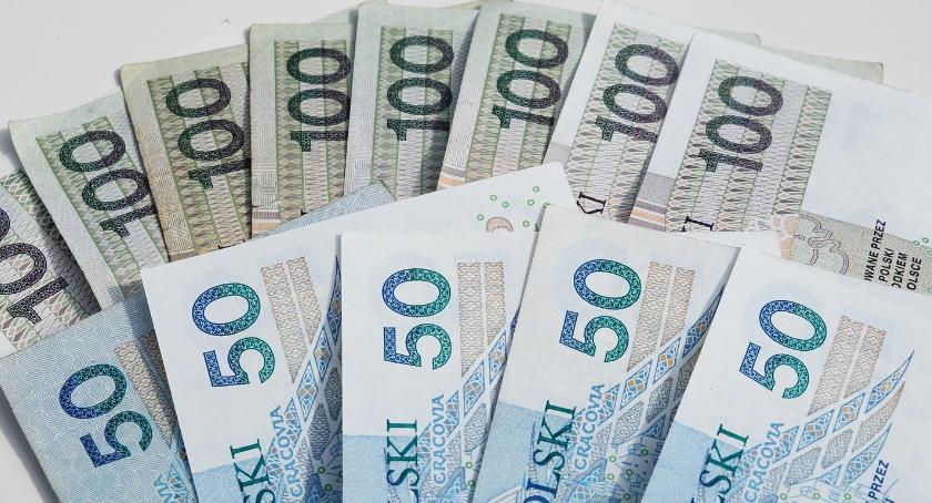 Nasi drodzy prezesi, nasi tańsi dyrektorzy