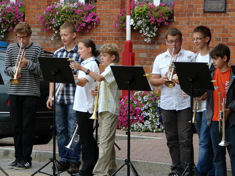 Instrumenty dęte zabrzmiały na placu Wolności