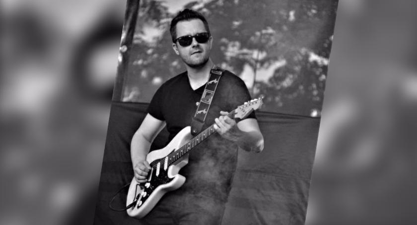 Gitarzysta pochodzący ze Szczecinka wystąpi w Opolu z Kasią Cerekwicką