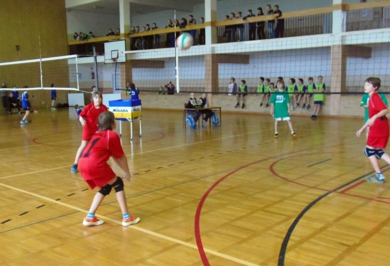 Szóstka najlepsza w mini siatkówce chłopców