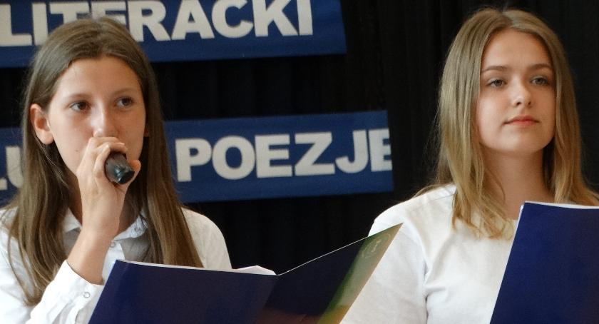 “Niektórzy lubią poezję