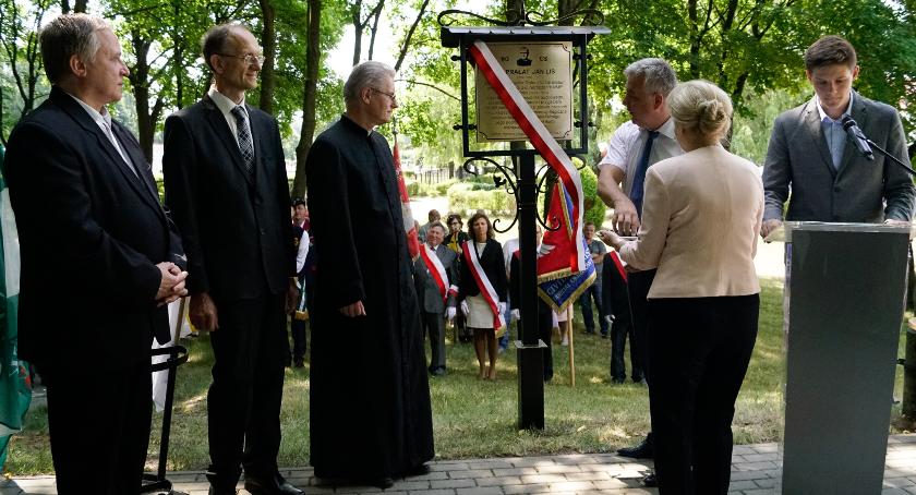 Tablica ks. Jana Lisa w Szczecinku uroczyście odsłonięta