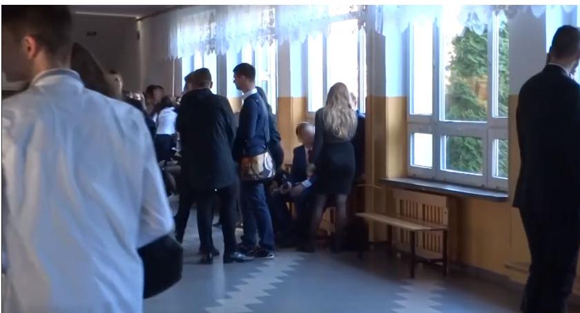 Wyniki egzaminów gimnazjalnych w Szczecinku. W państwowych czytają, piszą, ale nie liczą