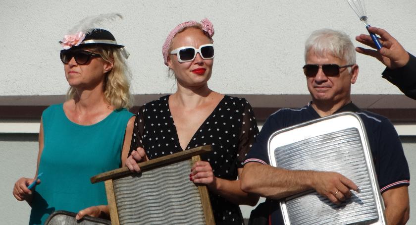 W Szczecinku próbowali pobić Rekord Polski w graniu na tarce do prania