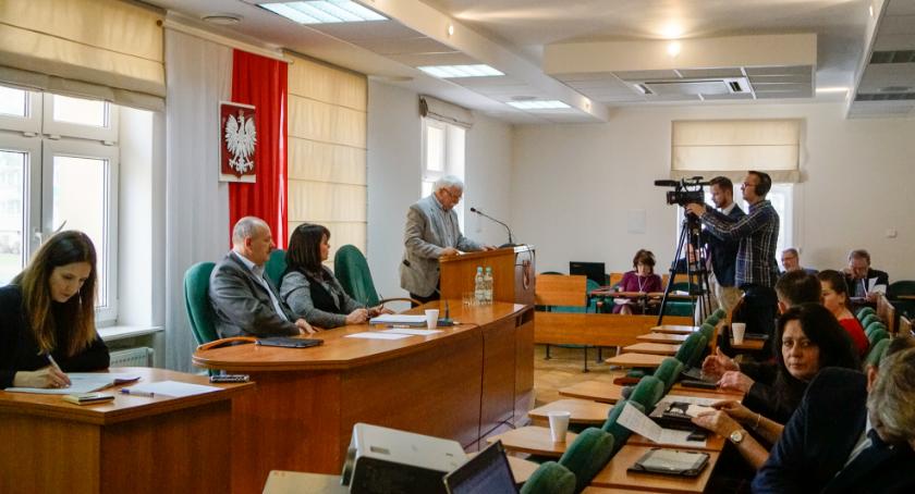 Sala obrad imienia Macichowskiego: IPN się nie zgadza na patrona. Będzie zmiana