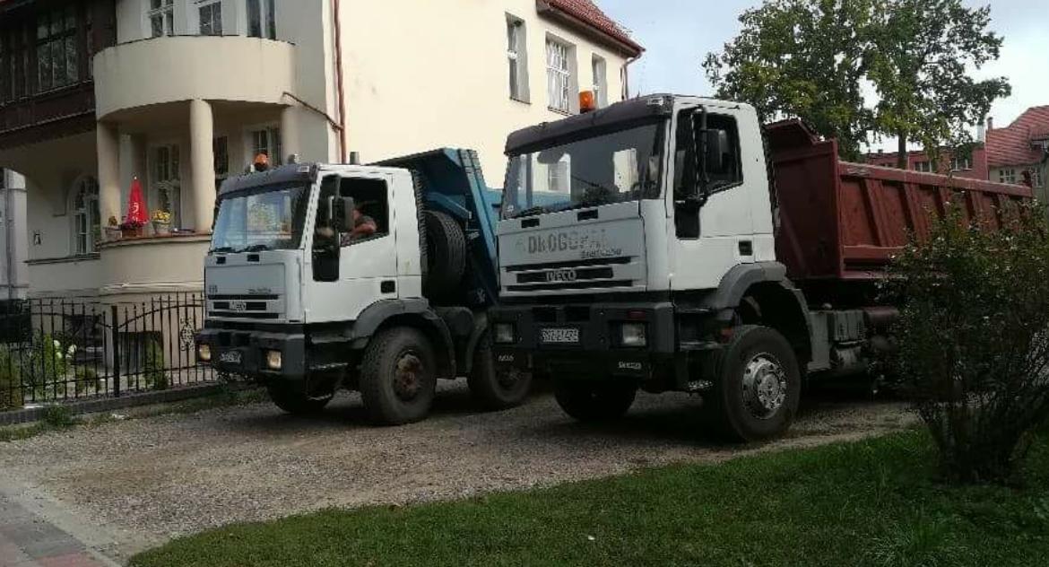 Domy pękają, przejście blokują ciężarówki. Ratusz: Tej inwestycji nikt nie zatrzyma
