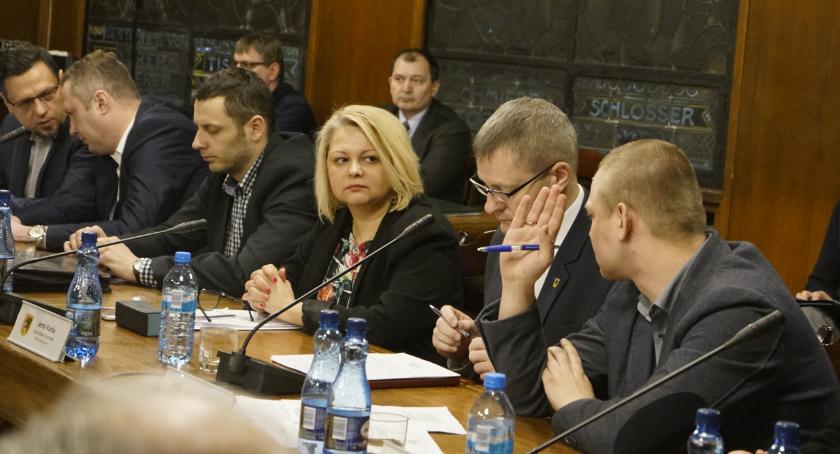 Platforma i Nowoczesna ujawniły listy. Radni, dyrektorzy, nauczyciele