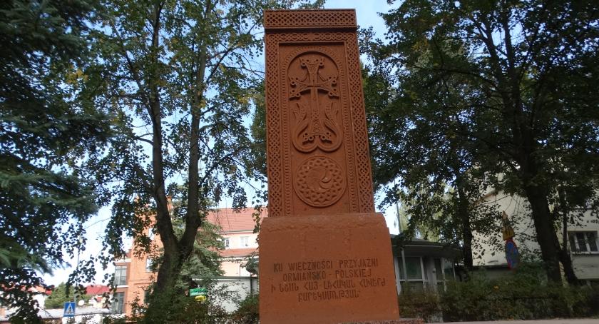 Ormiański Chaczkar powstał przy Kościele Mariackim. “Ku wieczności przyjaźni”