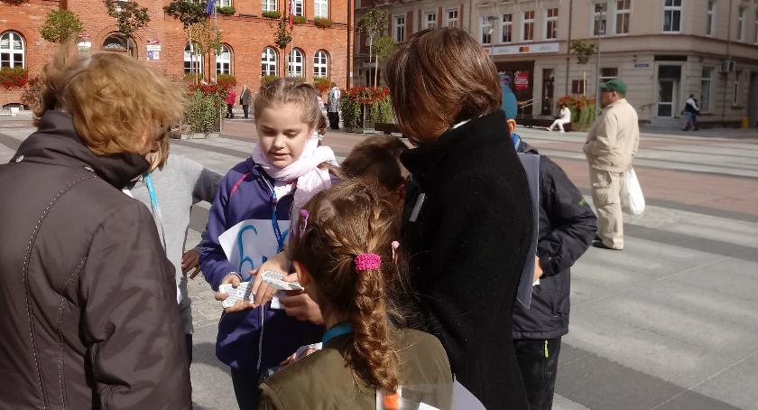 Uczniowie Szkoły Podstawowej Nr 5 w Szczecinku przepytywali z tabliczki mnożenia