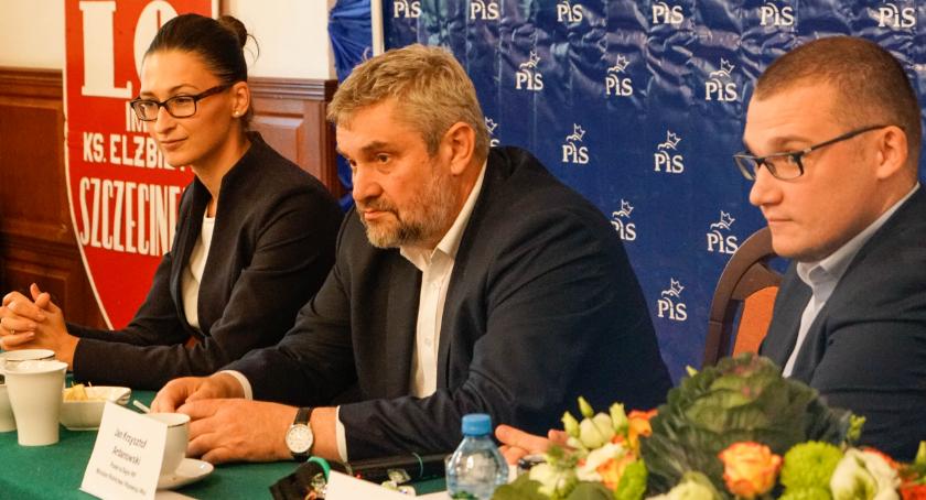 Minister Jan Krzysztof Ardanowski spotkał się z rolnikami. W Szczecinku mówił o „Planie dla wsi