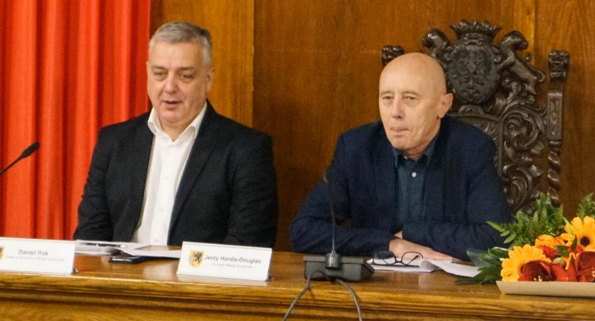 Sesja ostatnia. Nowy system głosowania za 