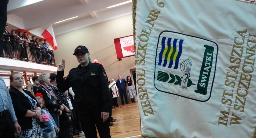 Patriotyczne ślubowanie pierwszoklasistów w ZS nr 6