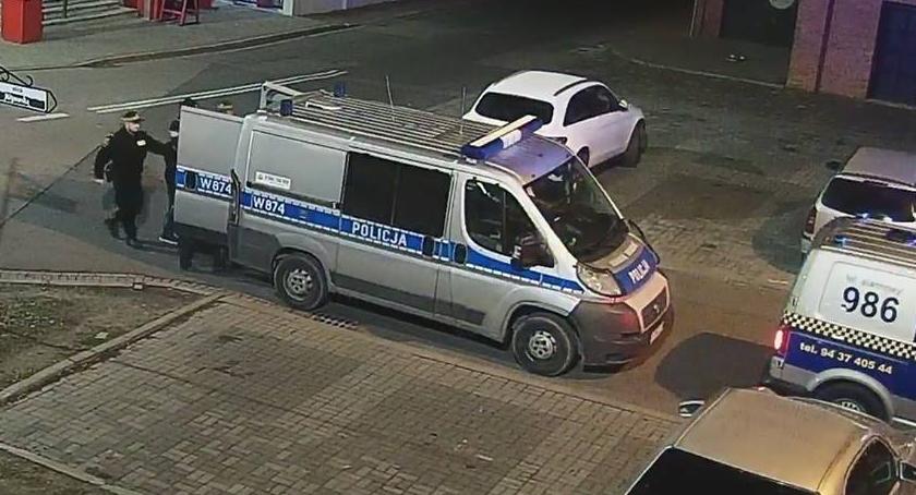 Urwał lusterko a potem... zasnął