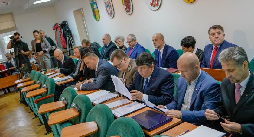 Nowe porządki w Radzie Powiatu Szczecineckiego. Pierwsza sesja i ślubowanie