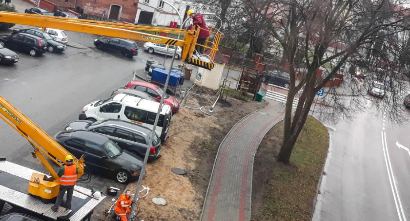 Na parkingu przy ul. Zamkowej wreszcie będzie jaśniej