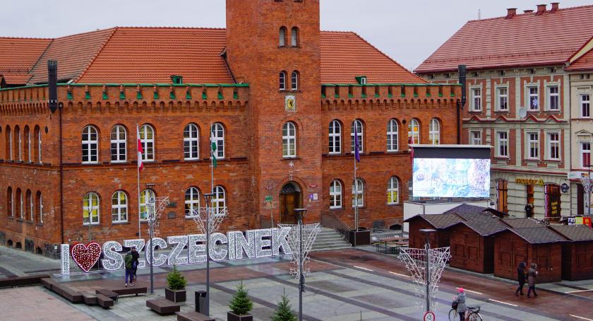 I ❤️ Szczecinek. Nowy podświetlany napis na placu Wolności