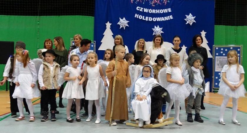 Czwórkowe kolędowanie. Świąteczny koncert w SP nr 4 w Szczecinku