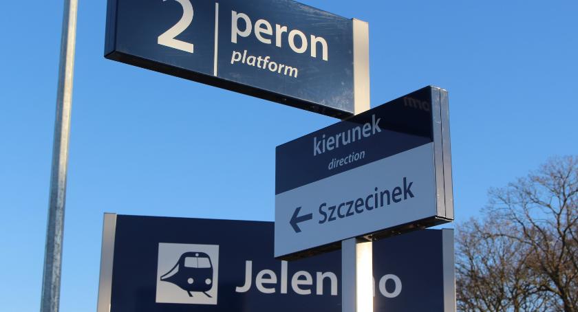 Nowe perony nawet w środku pola. Zadziwiające zmiany w PKP