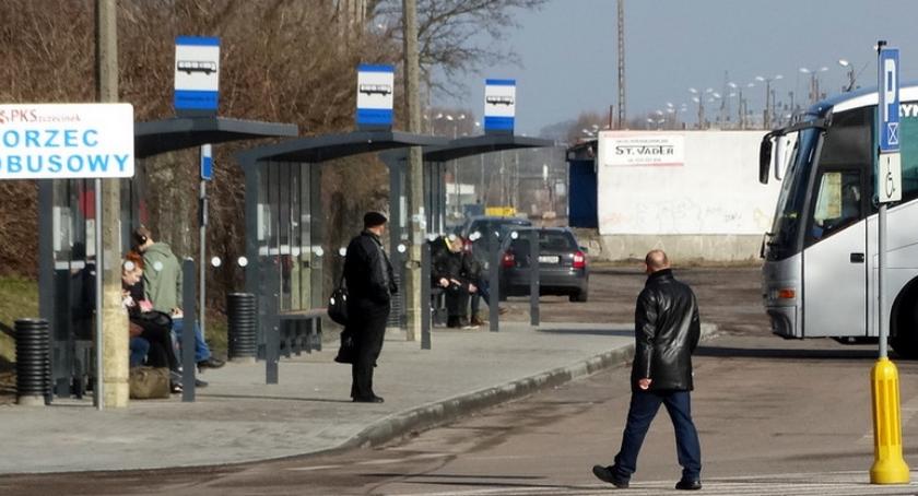 Kierowcy PKS Szczecinek nadal protestują. Spółka zawiesza kolejne kursy