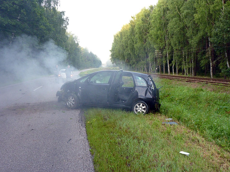 Wypadek na „dwudziestce”. Kierująca autem miała sporo szczęścia