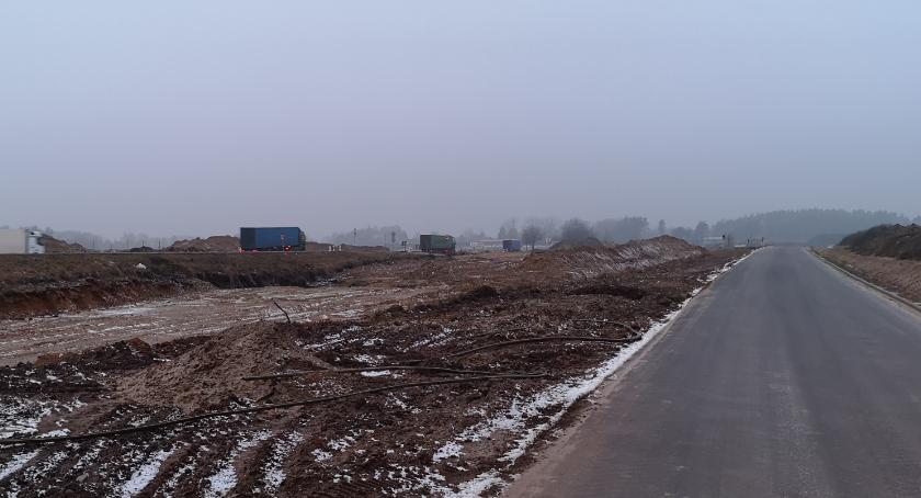 Na budowie obwodnicy Szczecinka nowe objazdy. Asfaltowe, bo to drogi wspomagające